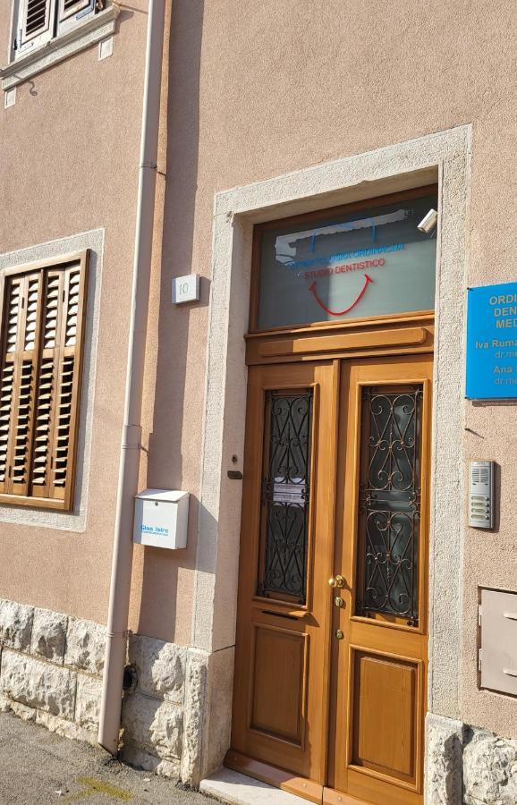 Ferienwohnung Arenaapp Pula Exterior foto